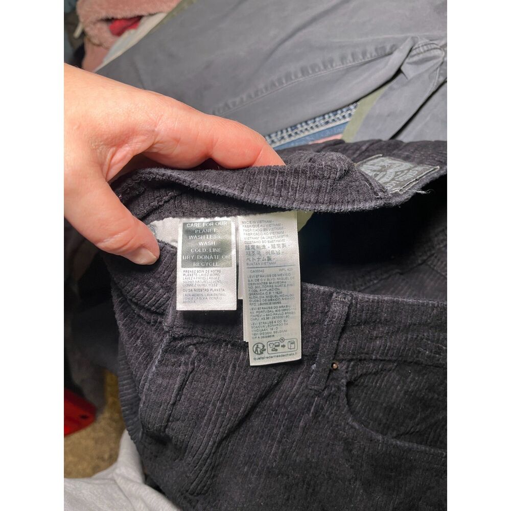 Levi’s 511 Mens Black Corduroy Pants 32x30 Slim Fit Jeans - Picture 3 of 5
